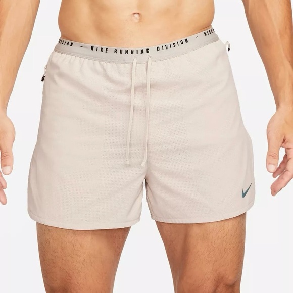 Nike Men large Dry ADV Run Division 4